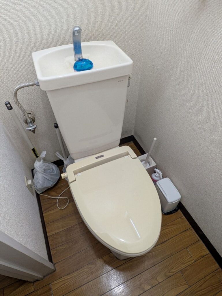 めぐみ薬局アルファー店 トイレ改修前の様子