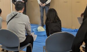 【八千代市】高津団地で実験イベント開催｜でんじろー先生のような実験に子どもたちも大盛り上がり