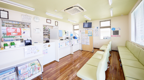 明るい店内。いつもの薬剤師が丁寧にお話を伺います。