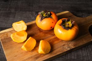 「柿の食べすぎ」に注意！胃石（いせき）ってご存知ですか？