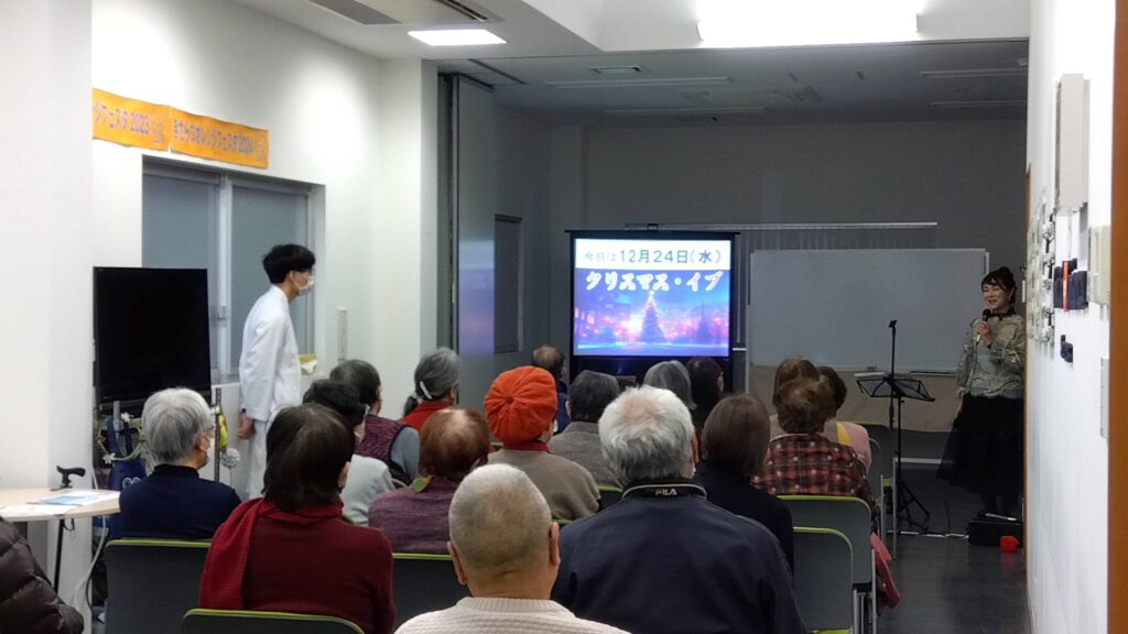 満席となったげんきカフェの会場風景