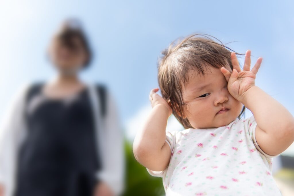 遊んだあとは要注意!梅雨時期に流行りやすい結膜炎の原因とは