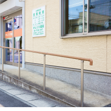 オレンジ薬局 入り口