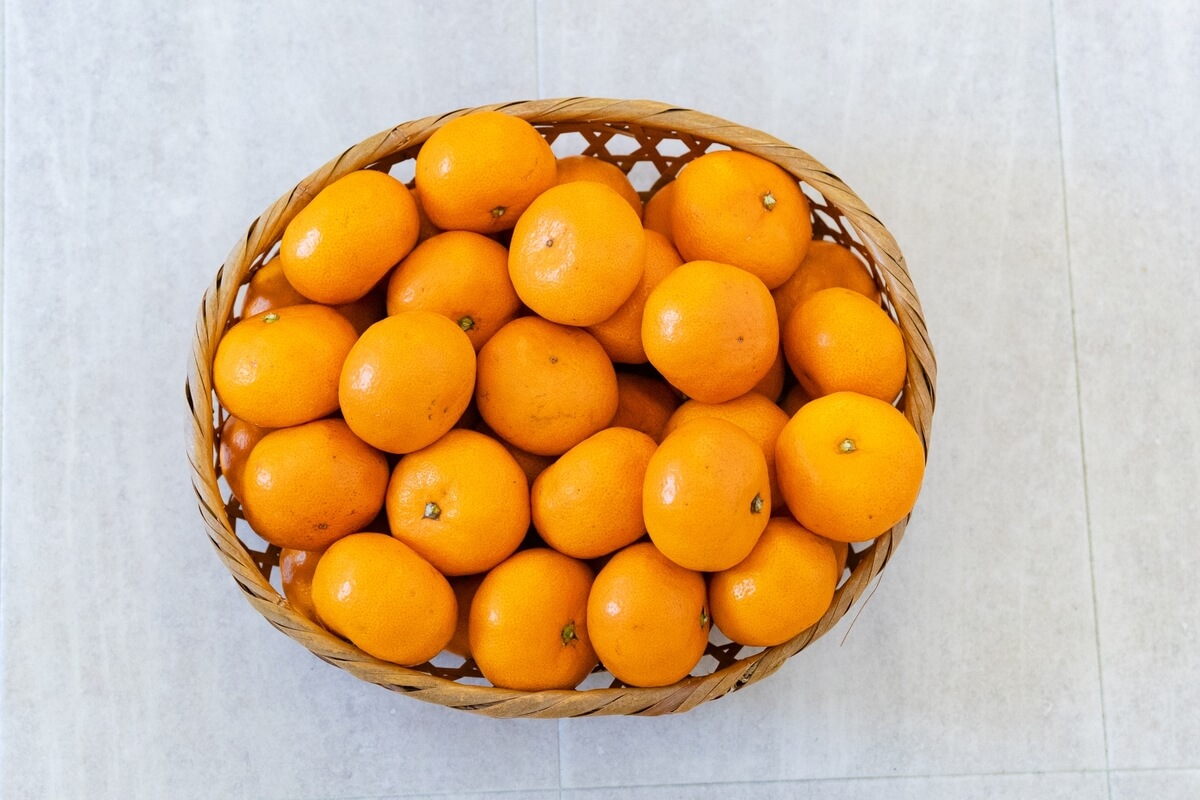 「こたつみかん」は先人の知恵！冬に柑橘を食べて冷え・風邪予防