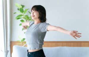 出先・会社でも簡単にできるリフレッシュ法・ストレッチ。柏市・豊四季駅前の調剤薬局が解説