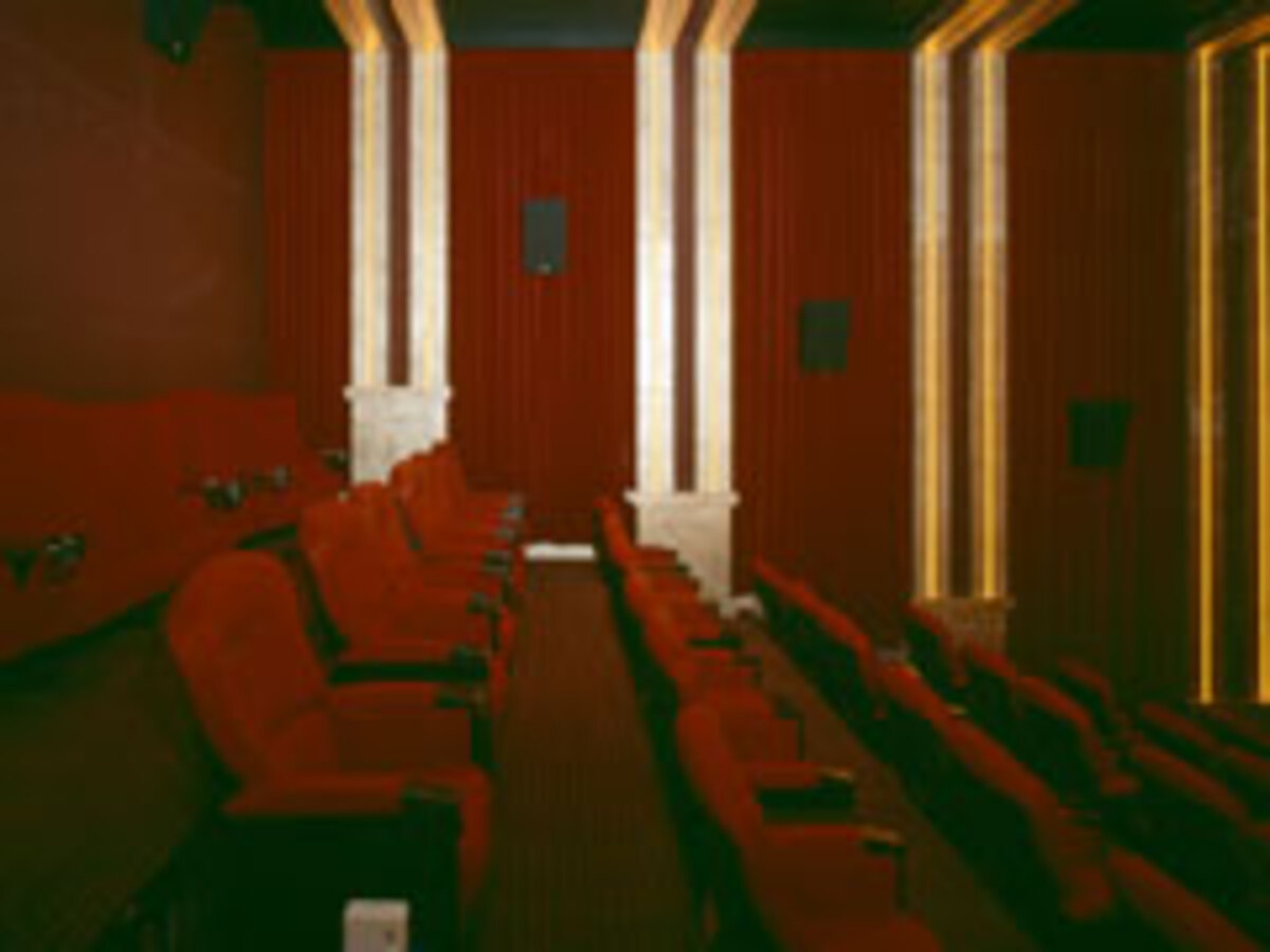 TOHOシネマズ流山おおたかの森で映画を観た後に！スマホや大画面の光で疲れた「眼精疲労」を癒やす目元マッサージのコツ