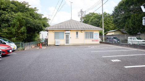 広々駐車場　9台　お車利用でも安心です。