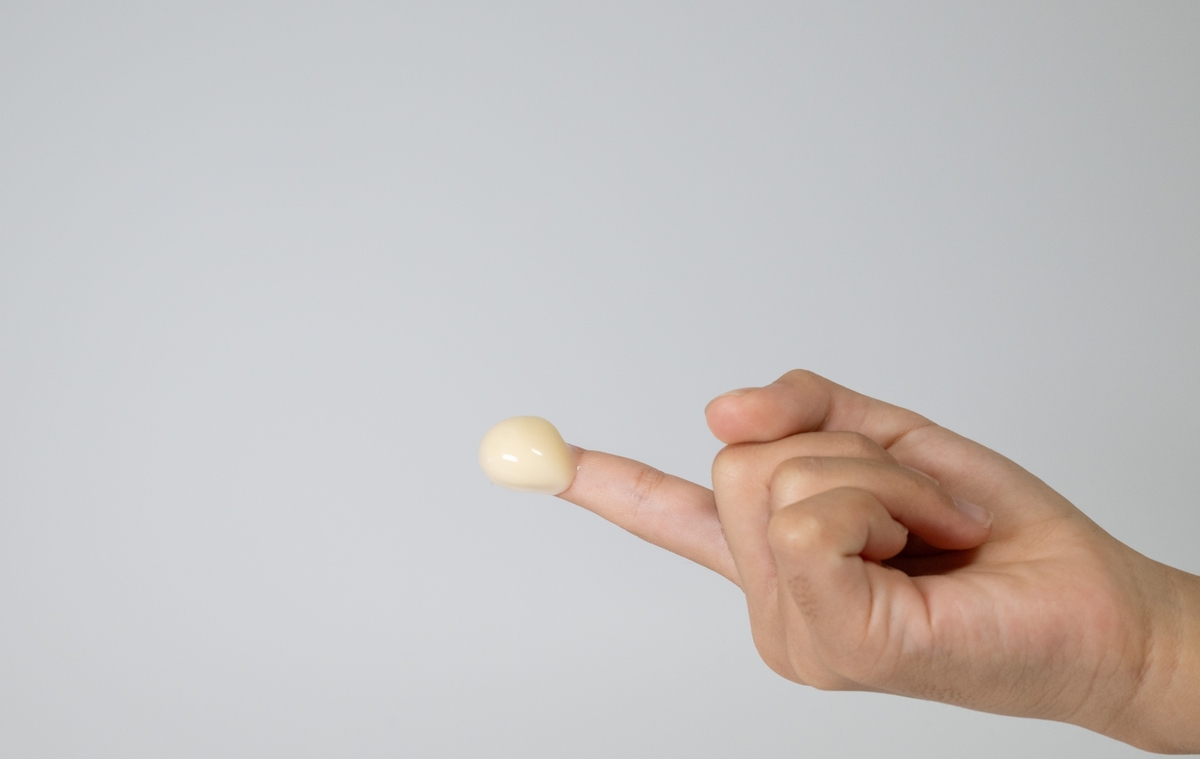 塗り薬の「FTU（フィンガーチップユニット）」って何？効果を引き出す正しい塗布量