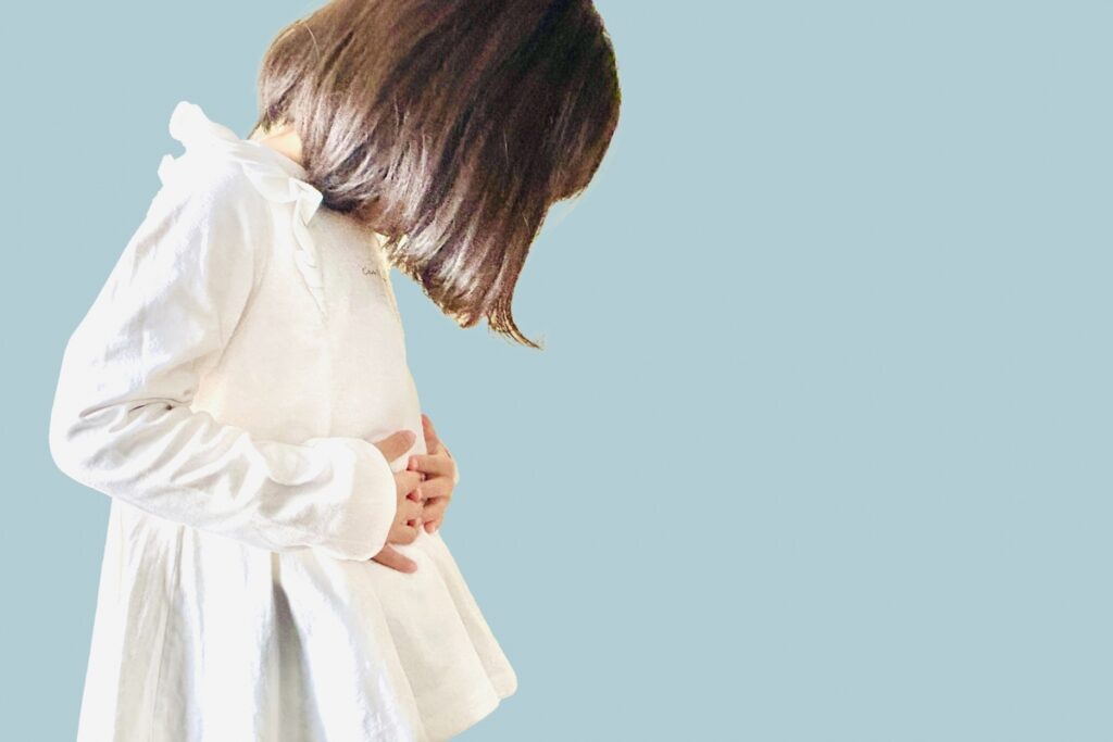 アイスやジュースの後に子どもが腹痛を起こすのはなぜ?