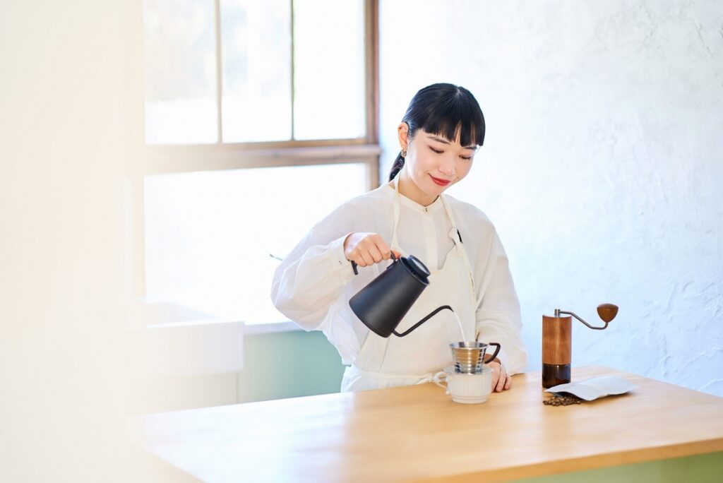 コーヒーを楽しみながら薬を安全に服用するポイント
